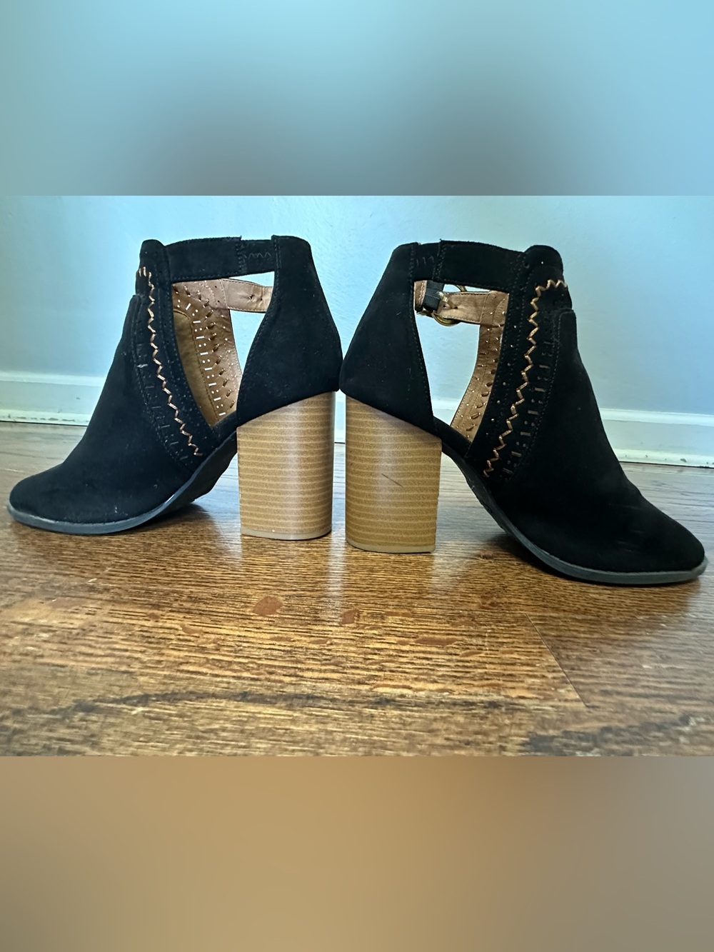 Qupid Women’s Black Suede Open Toe Cut-Out Ankle Booties Block Heel Buckle